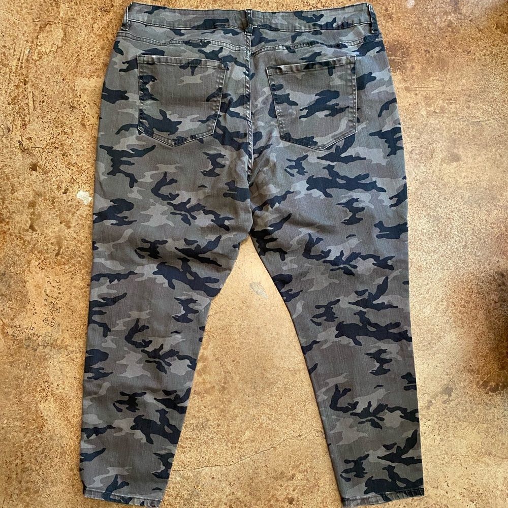 Lane bryant Skinny Camo Print Distressed Mid Rise Super‎ Stretch Jeans - Picture 6 of 8